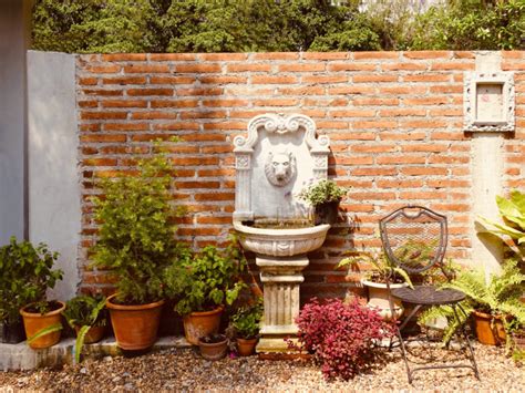 italian wall garden